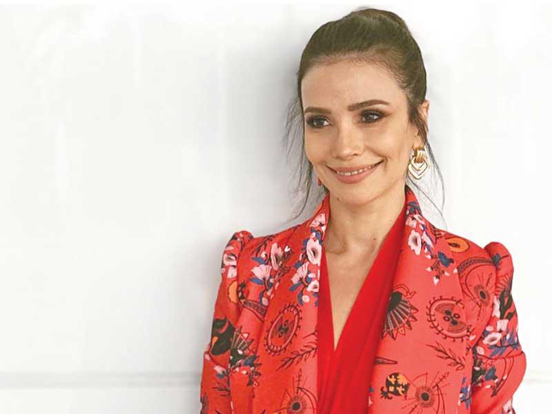 الممثلة التركية سونغول أودان 