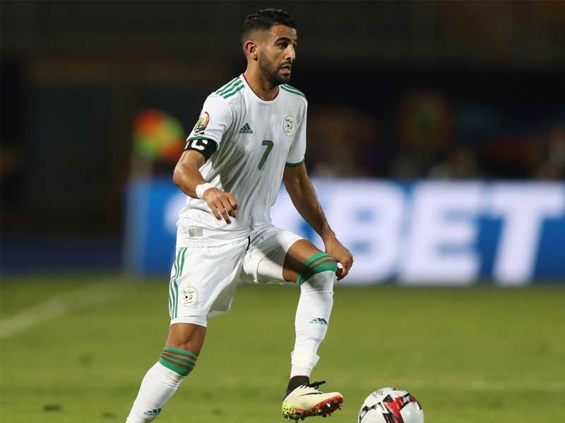 رياض محرز نجم منتخب الجزائر