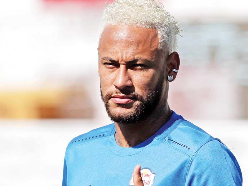 مهاجم المنتخب البرازيلي لكرة القدم نيمار دا سيلفا