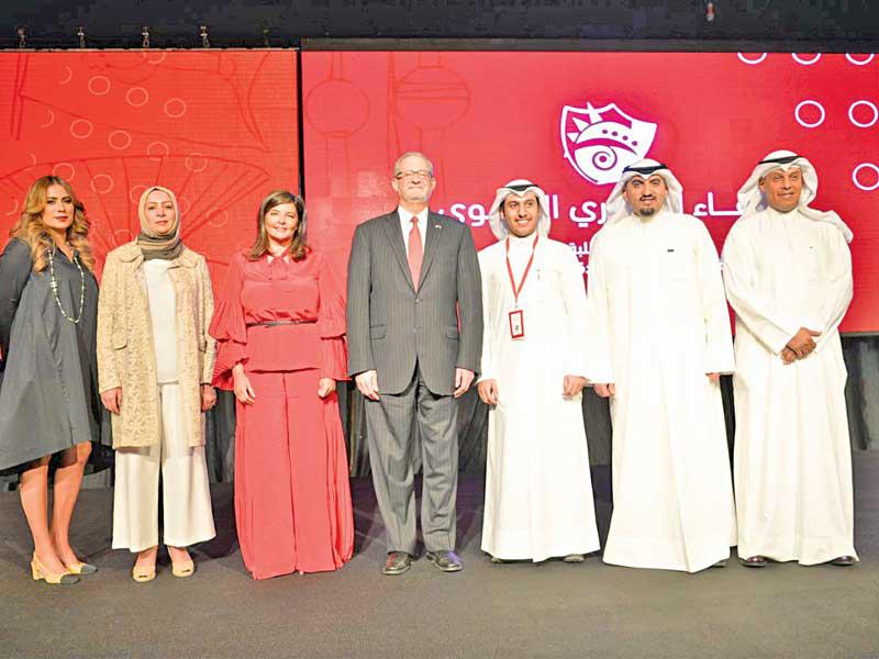 صورة جماعية للرعاة والمنظمين وكبار الضيوف