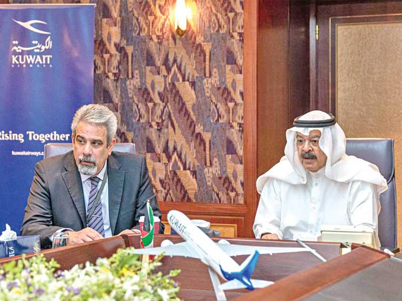 الجاسم والعوضي خلال الاجتماع