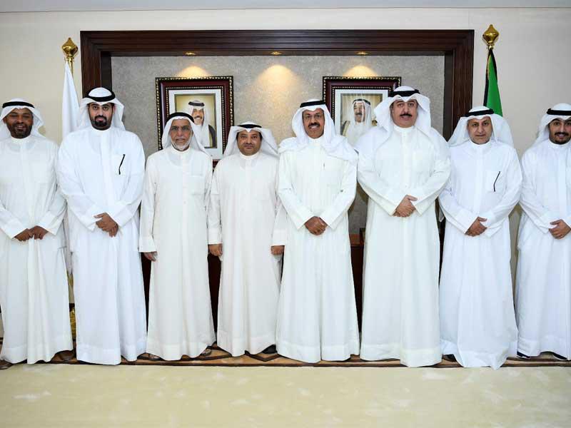 النواف متوسطاً المختارين ومسؤولي الجمعيات