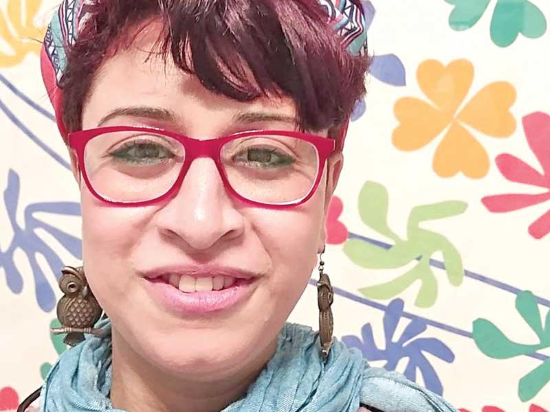 الشاعرة سارة عابدين