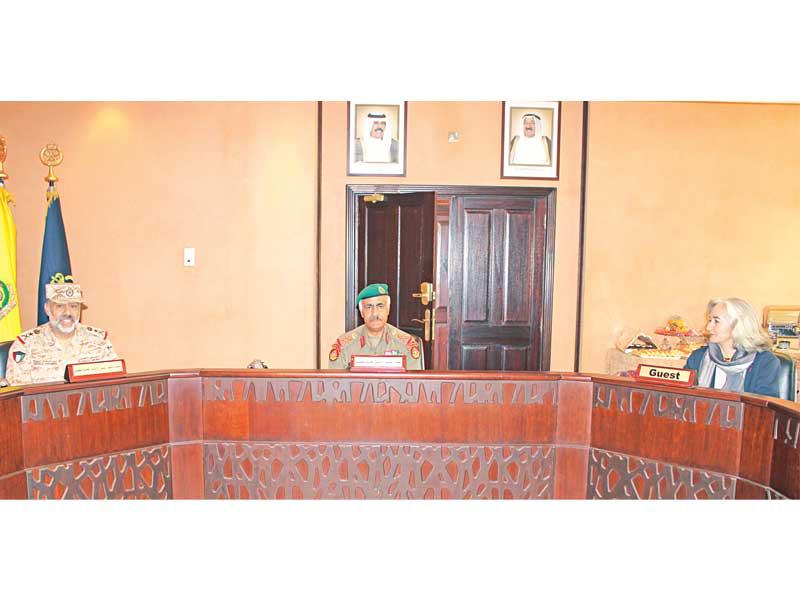 الخضر والسفيرة الفرنسية والنواف خلال الاجتماع أمس