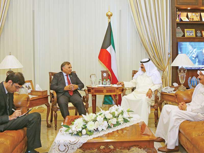 نائب وزير الخارجية خلال لقائه سفير باكستان