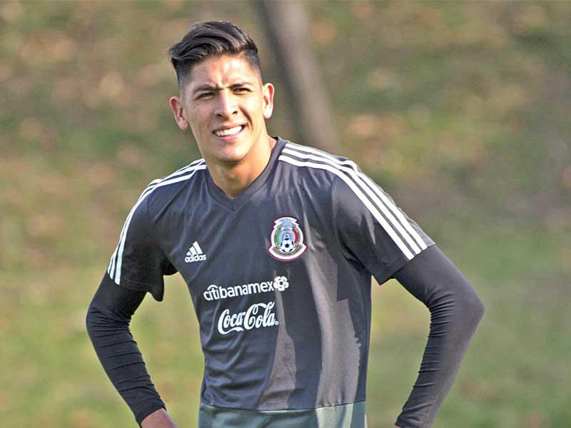 المدافع المكسيكي إدسون ألفاريز