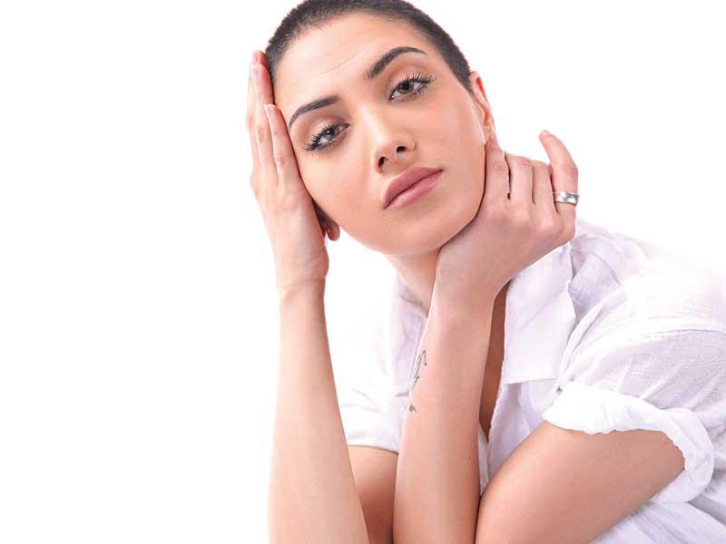 الفنانة روان مهدي