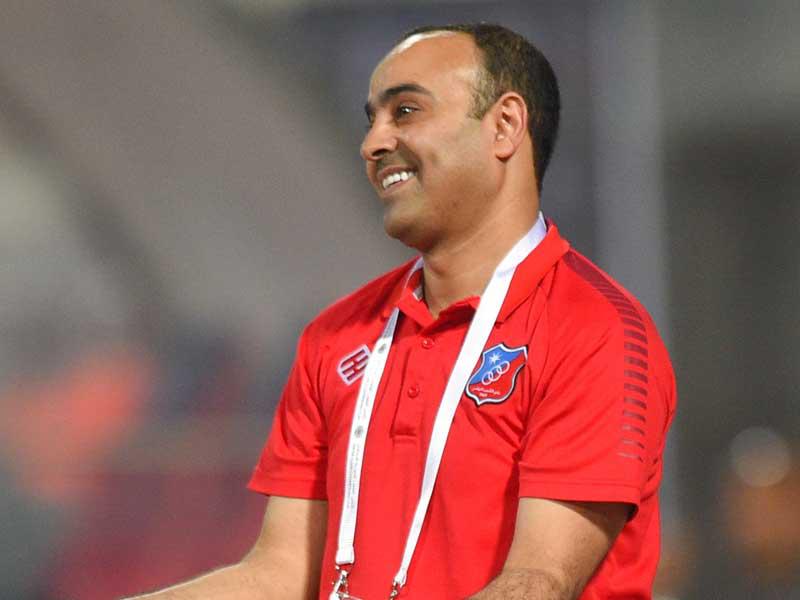  نائب رئيس جهاز كرة القدم بنادي الكويت عادل عقلة