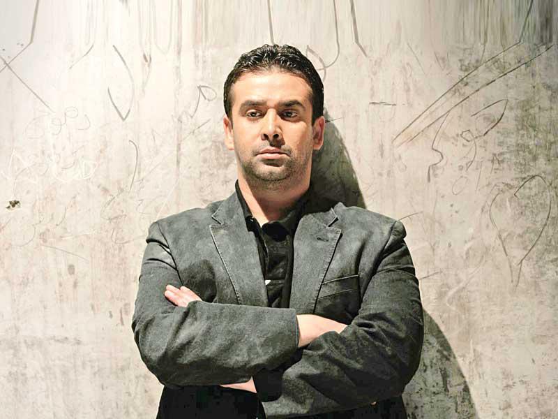 النجم كريم عبدالعزيز