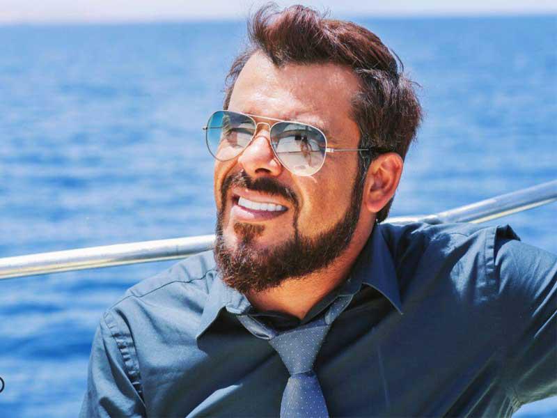 الفنان الأردني منذر رياحنة