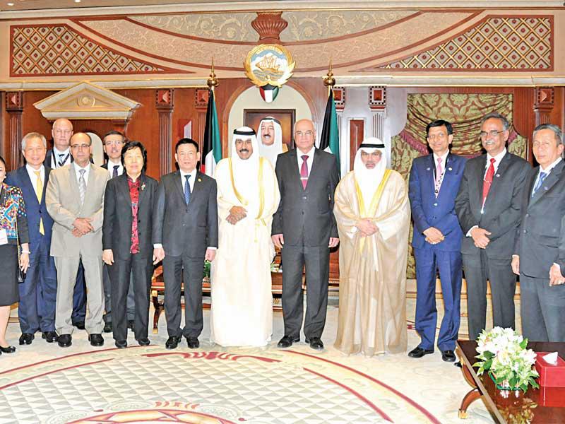 ولي العهد متوسطاً الصرعاوي ووفد «الآسوساي» أمسn