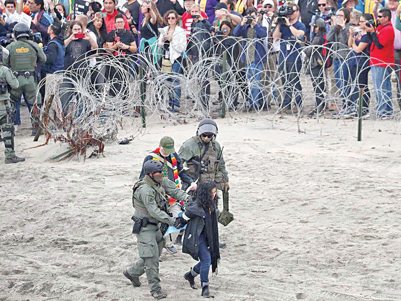 اعتقال المهاجرين غير الشرعيين في أميركا 