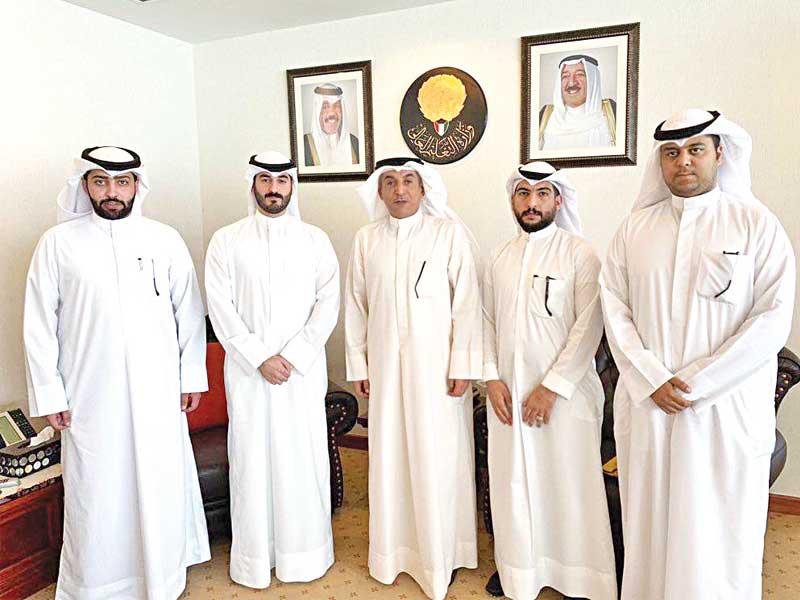  العازمي متوسطاً وفد اتحاد فرنسا