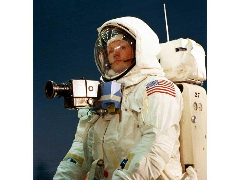  نيل أرمسترونغ