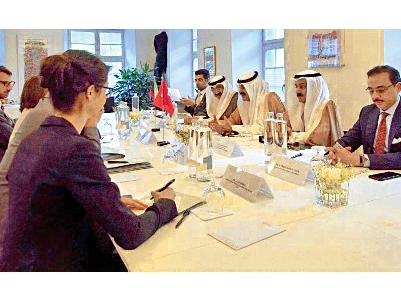 الجارالله خلال المباحثات مع الجانب السويسري