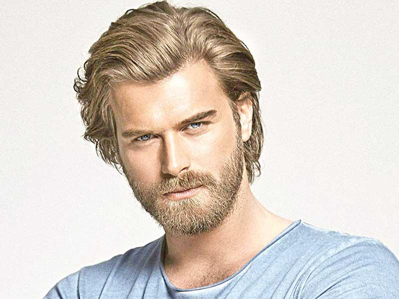 النجم التركي ​كيفانش تاتليتوغ​ 