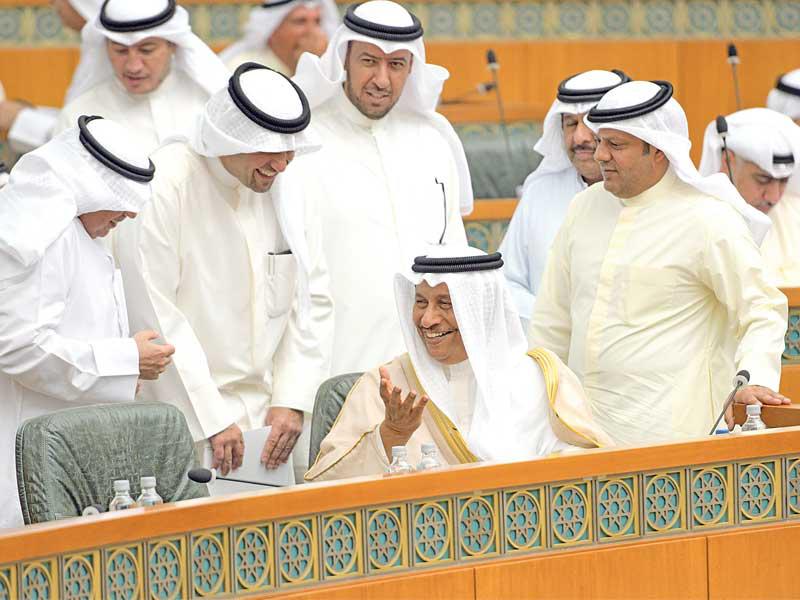 رئيس الوزراء في جلسة سابقة