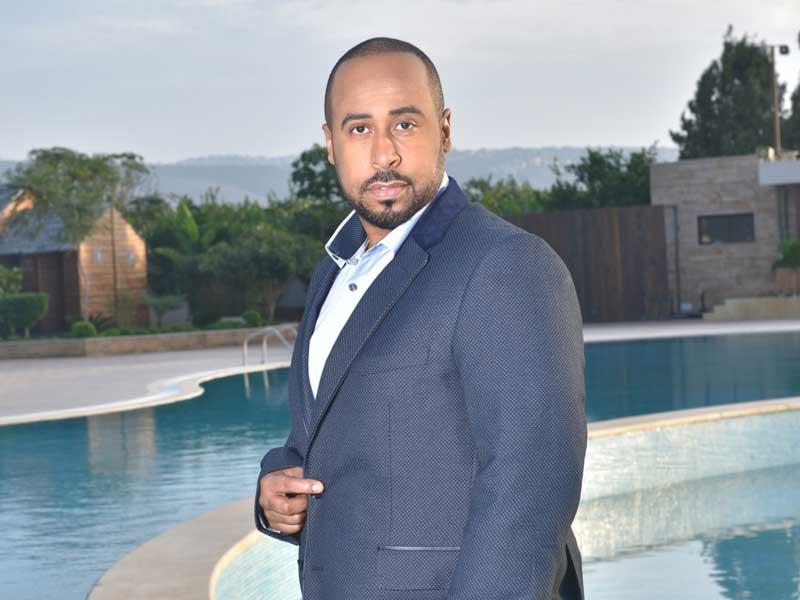 الفنان يوسف العماني