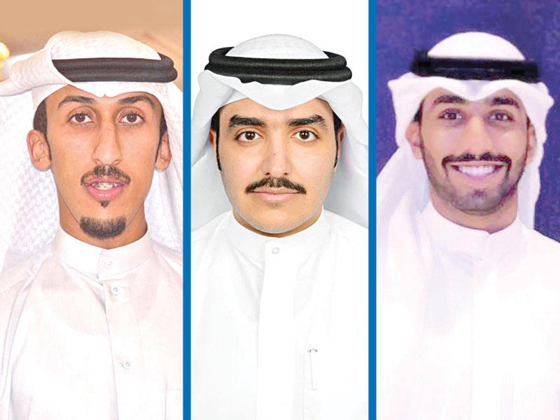 من يمين الصورة نائب رئيس رابطة طلبة العلوم الإدارية بجامعة الكويت عمر المندي و رئيس جمعية كلية الهندسة والبترول في جامعة الكويت عبدالعزيز العايد و عضو جمعية كلية التربية عبدالله الفضلي