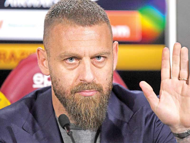 لاعب الوسط الدولي الإيطالي السابق دانييلي دي روسي