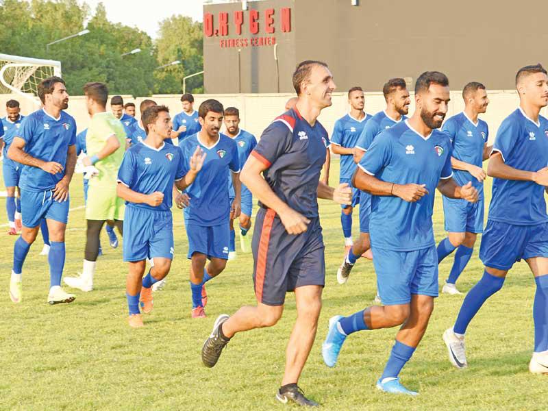 جانب من تدريب الأزرق أمس (تصوير جورج رجي)