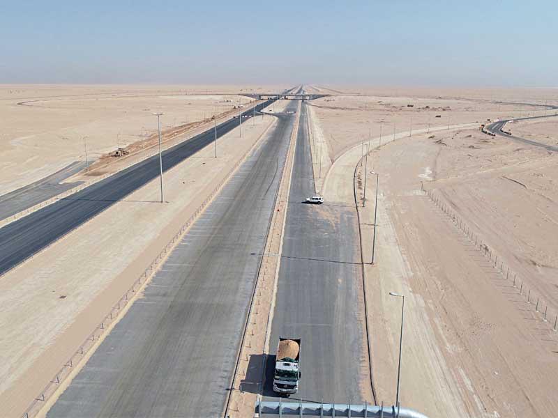 جانب من أعمال الطرق بمشروع «بحيث»