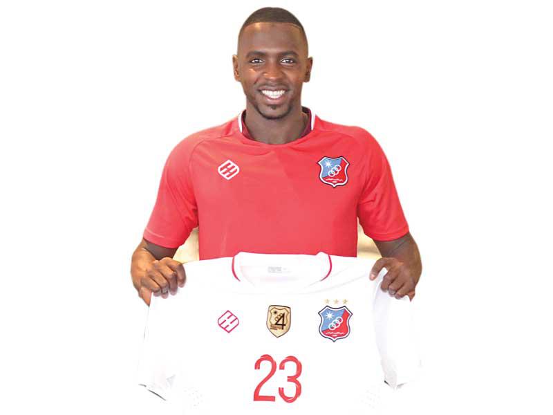 عبدول مع قميص الأبيض 