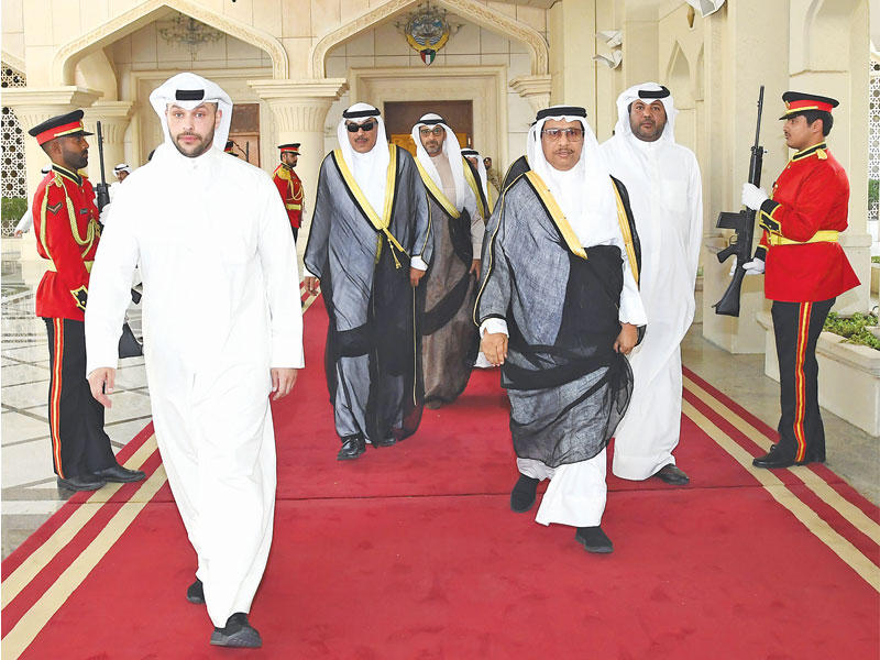 المبارك متوجها إلى السعودية لتقديم واجب العزاء