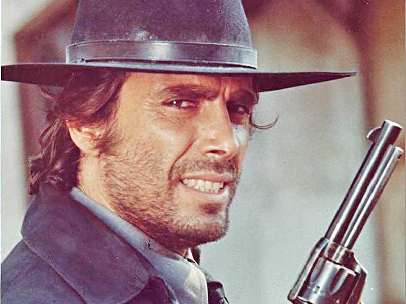 الممثل جورج هلتون