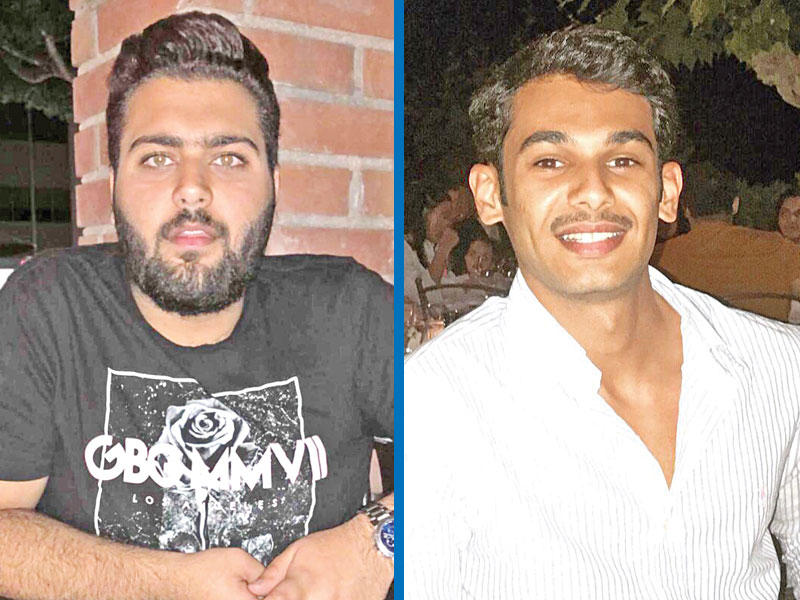 من يمين الصورة كل من الطالبان محمد البصيري و عبدالرحمن الشطي