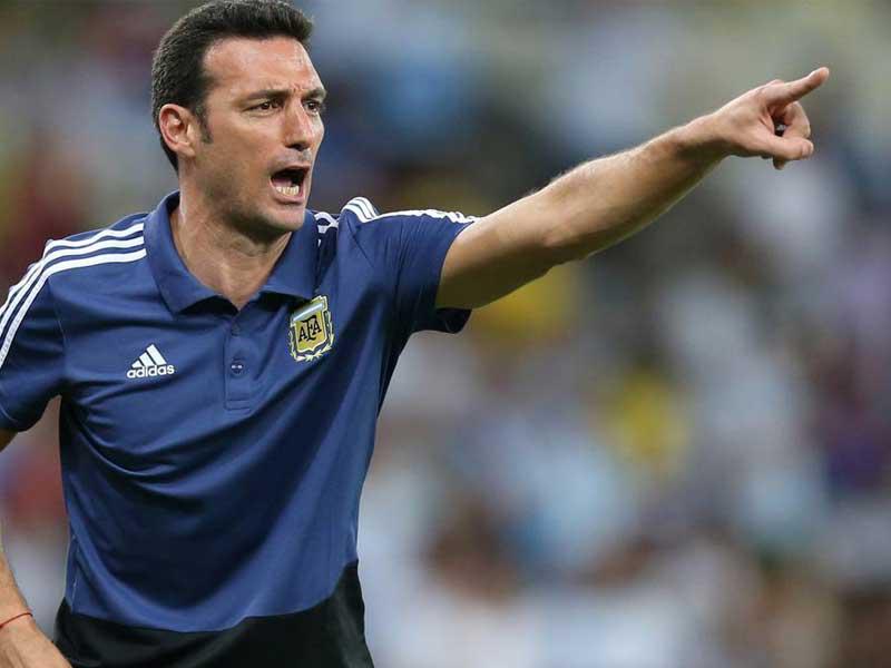 مدرب المنتخب الارجنتيني ليونيل سكالوني 