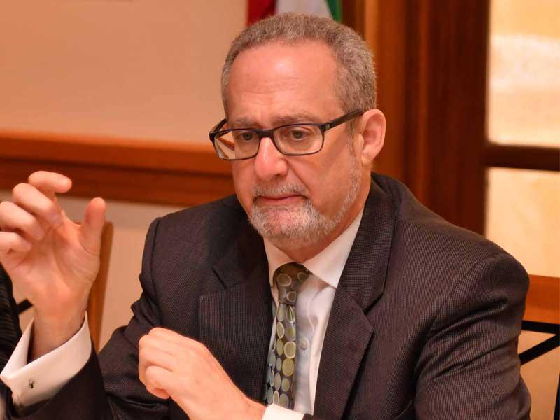 السفير الأميركي لدى البلاد لورانس سيلفرمان