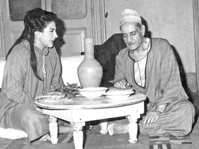 الفنان عبدالواحد عسر في أحد أعماله 