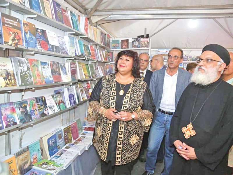 افتتحت وزيرة الثقافة المصرية إيناس عبدالداي معرض الكتاب الثالث بالكنيسة المرقسية في الإسكندرية
