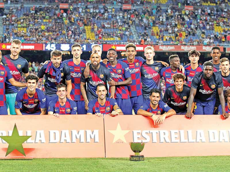 جانب من تتويج برشلونة