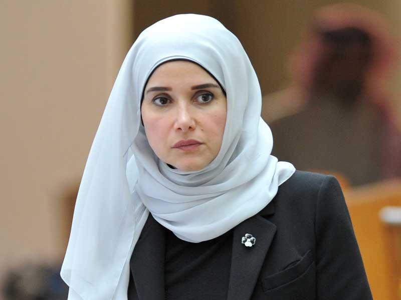 وزيرة الأشغال العامة وزيرة الدولة لشؤون الإسكان رئيسة اللجنة العليا لتداعيات الأمطار والسيول د. جنان بوشهري