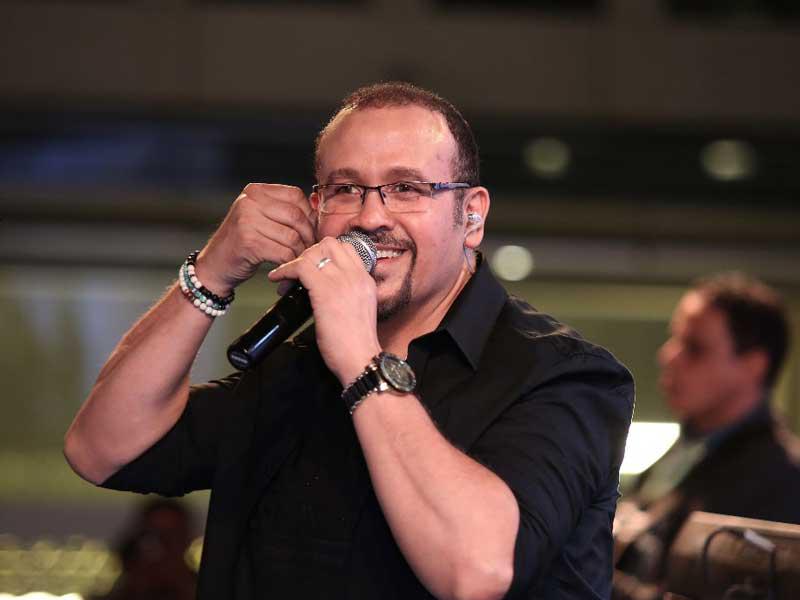 المطرب هشام عباس