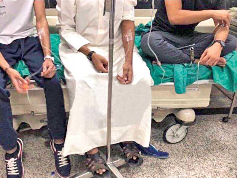 صورة متداولة لـ 3 مرضى على سرير واحد