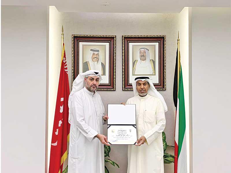 الشعلة مكرماً المطاوعة