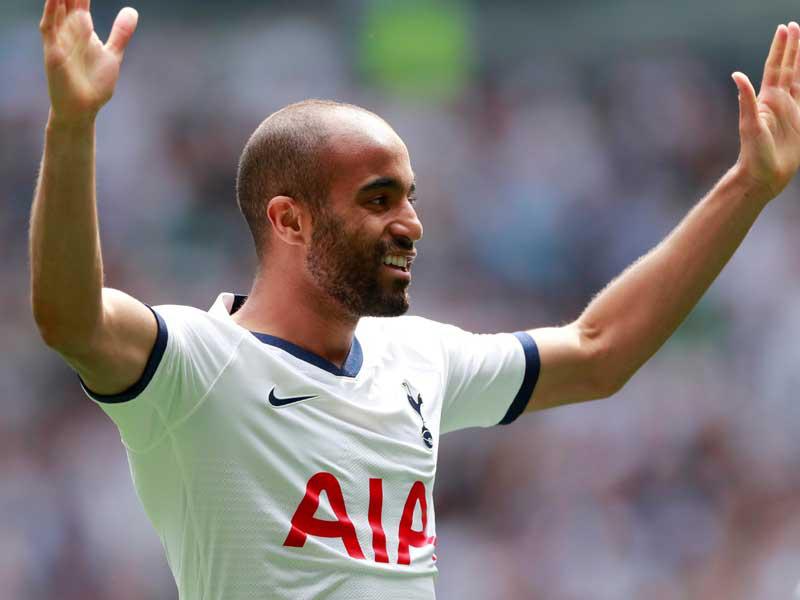 المهاجم البرازيلي الدولي لوكاس مورا 