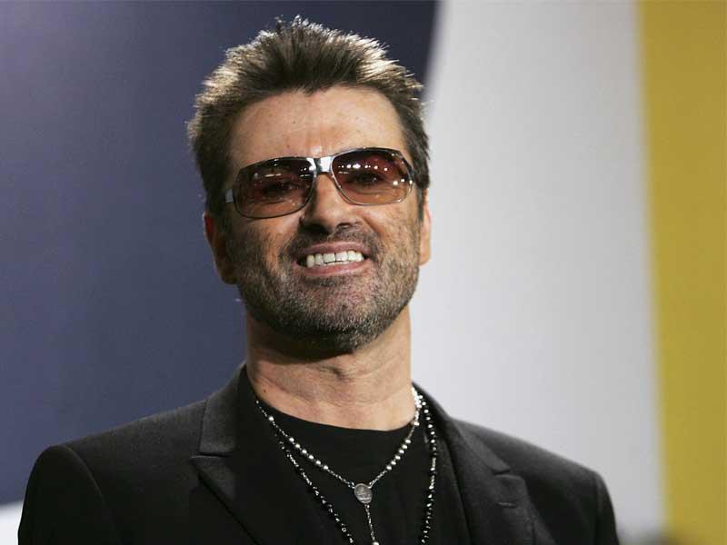 المغني البريطاني ​جورج مايكل​