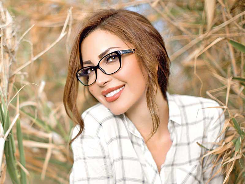 الفنانة السورية نسرين طافش