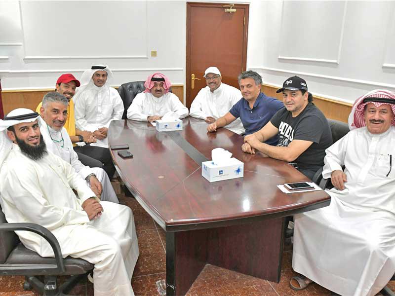 اجتماع سابق لأحمد اليوسف وجوزاك مع مسؤولي الكرة 