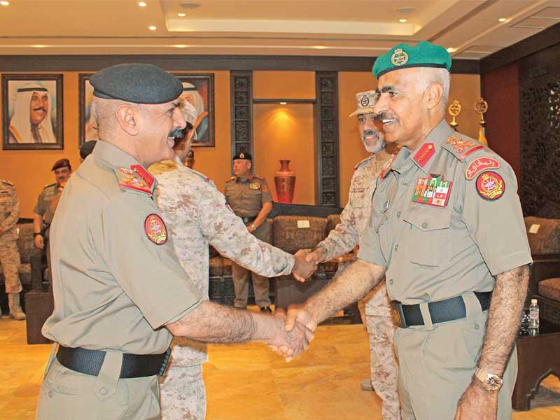 الخضر خلال استقباله المهنئين بالعيد أمس