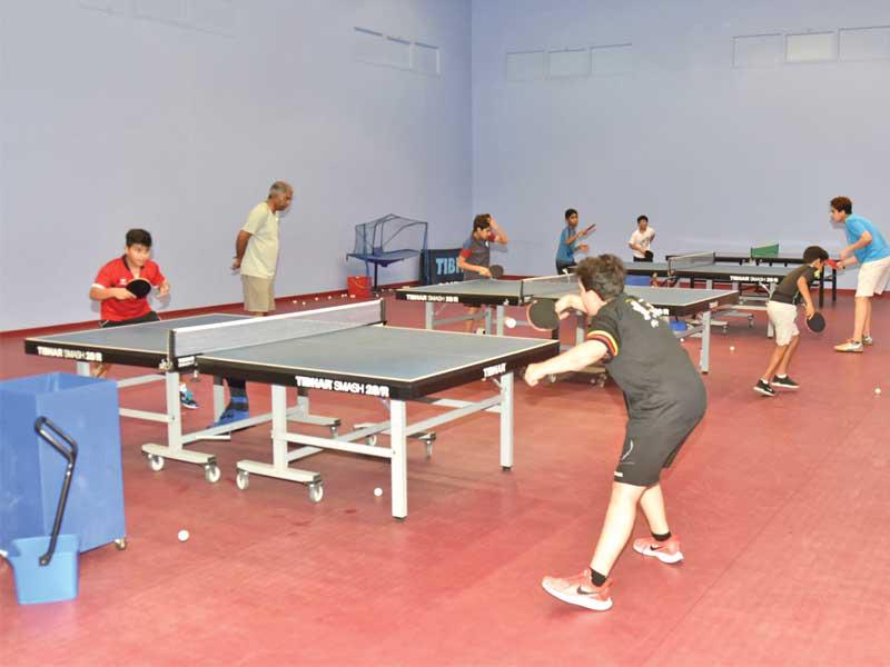 جانب من تدريبات اللاعبين المحلية