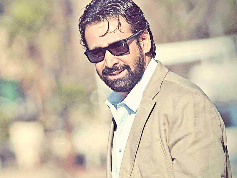 الممثل كريم عبدالعزيز