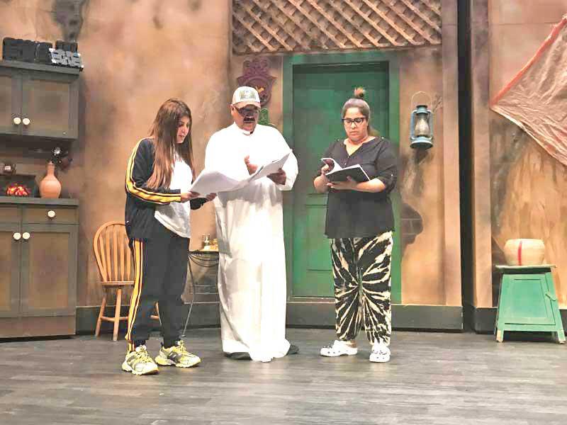 الفنان داود حسين مع الفنانة هيا الشعيبي والفنانة إلهام الفضالة في «عودة ريا وسكينة»