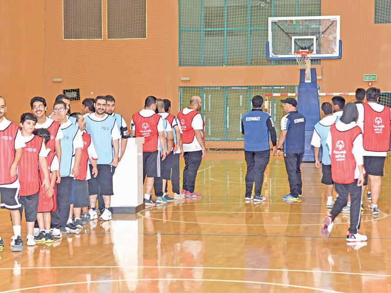 صورة جماعية للمشاركين