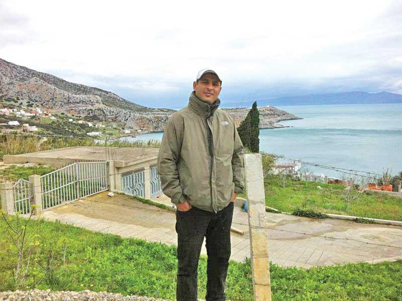 الفنان التشكيلي هشام بوكرمة 