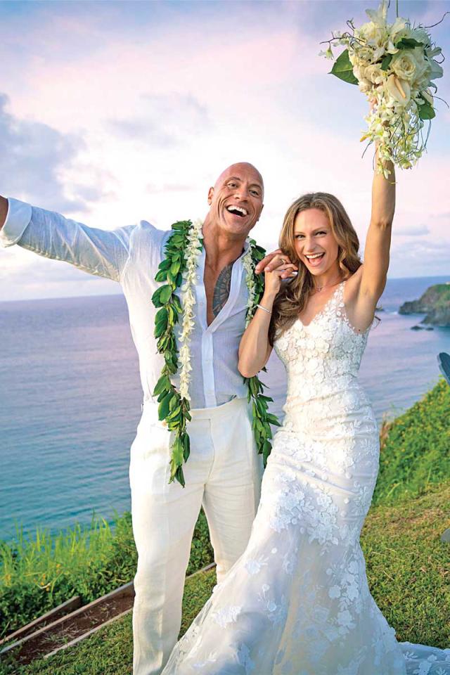 المصارع السابق دواين جونسون وزوجته 